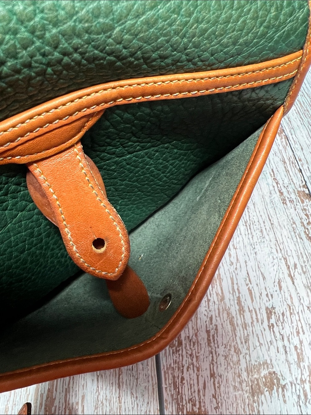 🦆 DOONEY & BOURKE AWL R94 SMALL SURREY TAN & FIR GREEN PEBBLED LEATHER CROSSBODY - Picture 9 of 14